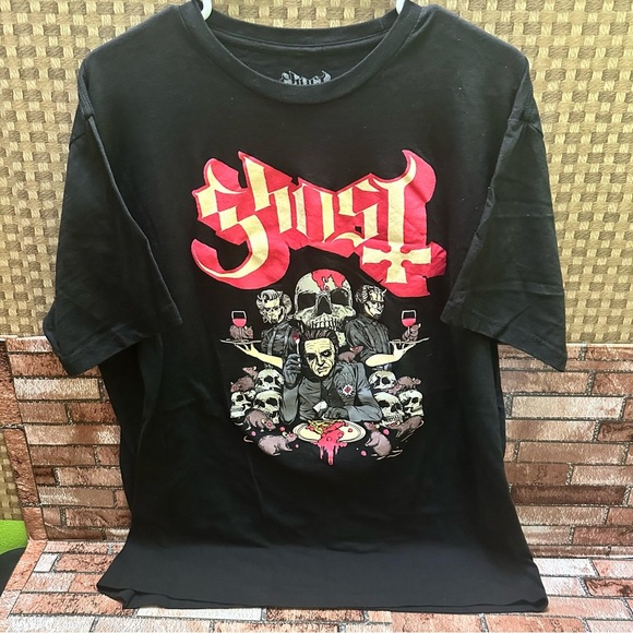 Svensk Drama Black Graphic T-Shirt with Red and White Design size L - Picture 2 of 9